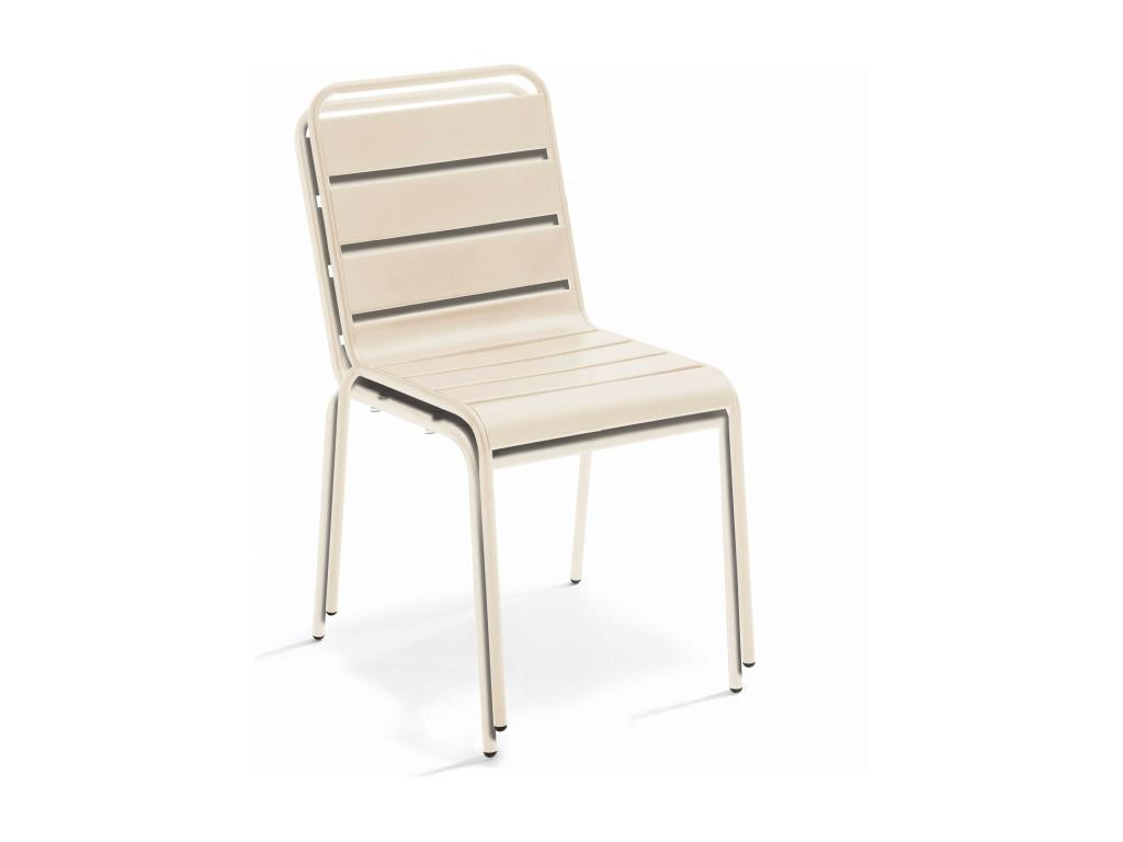 Tavolo in metallo grigio