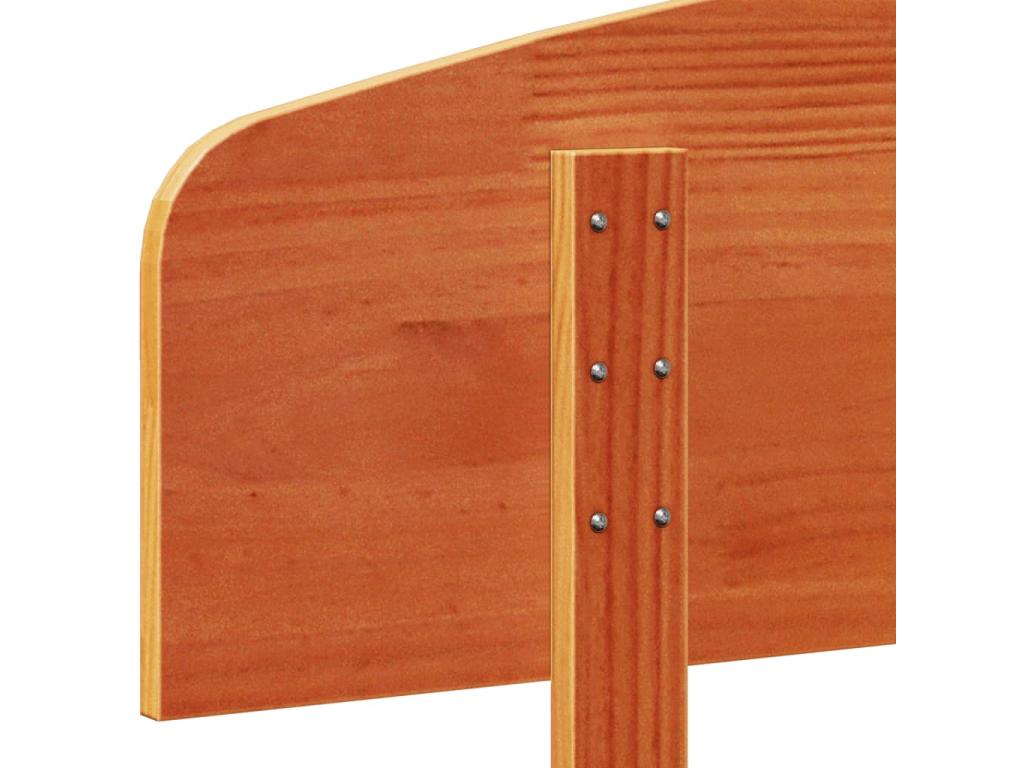 Letto in legno massello marrone