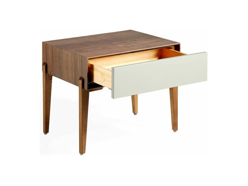 Mobili per la casa marroni